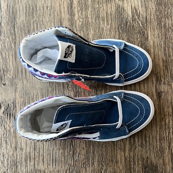 Vans Sk8-Hi Southwestern/Aztec print material. Blue, white & red. Women’s 6. NWT - Picture 2 of 14